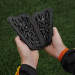 Flex benskinner – lette, fleksible og ndbare fodboldbenskinner med sleeves bagside